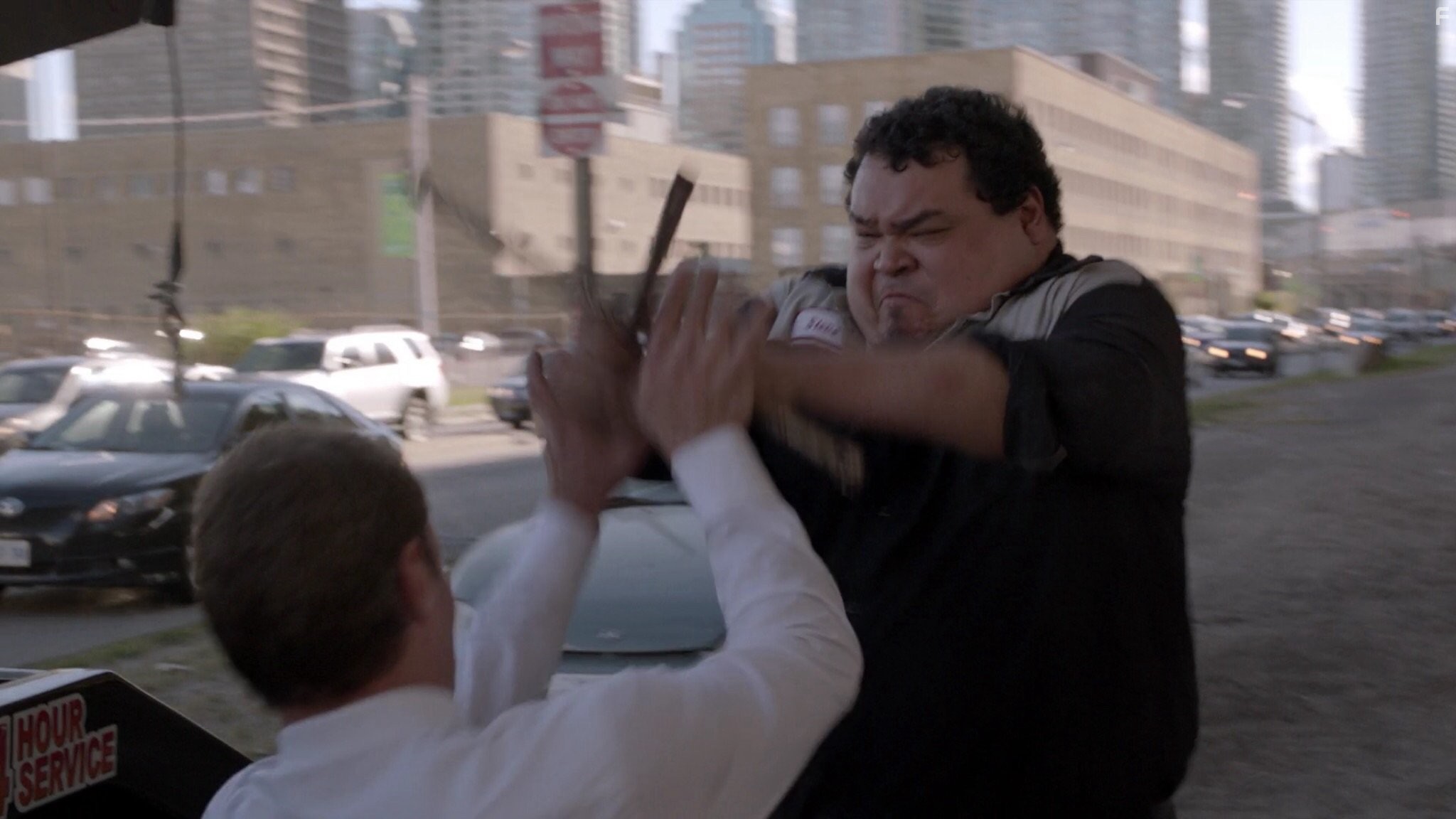 Chris Vance and Pedro Miguel Arce in Перевозчик (2012)