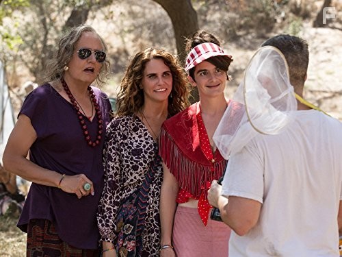 Gaby Hoffmann, Jeffrey Tambor, and Amy Landecker in Очевидное (2014)