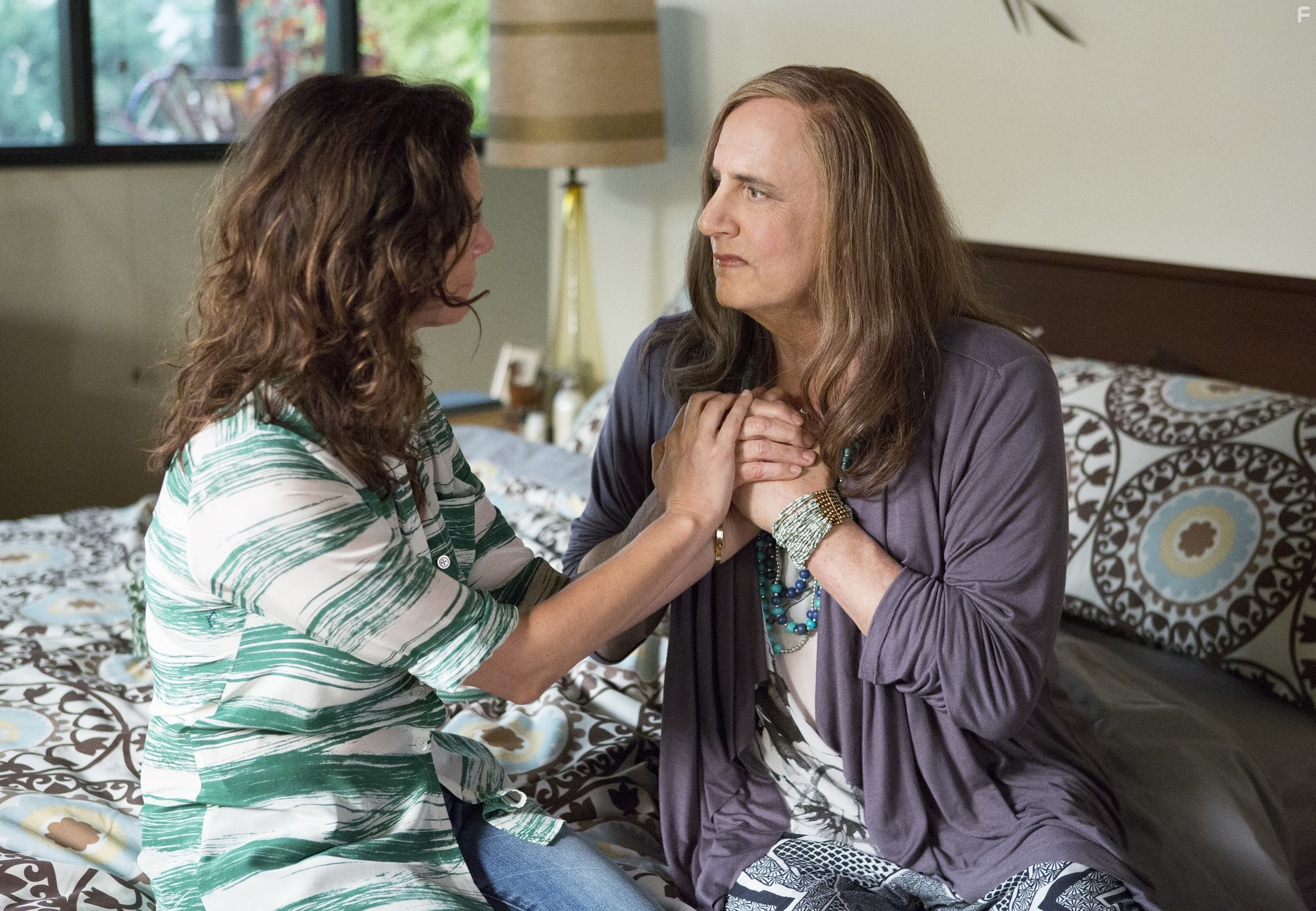 Jeffrey Tambor and Amy Landecker in Очевидное (2014)
