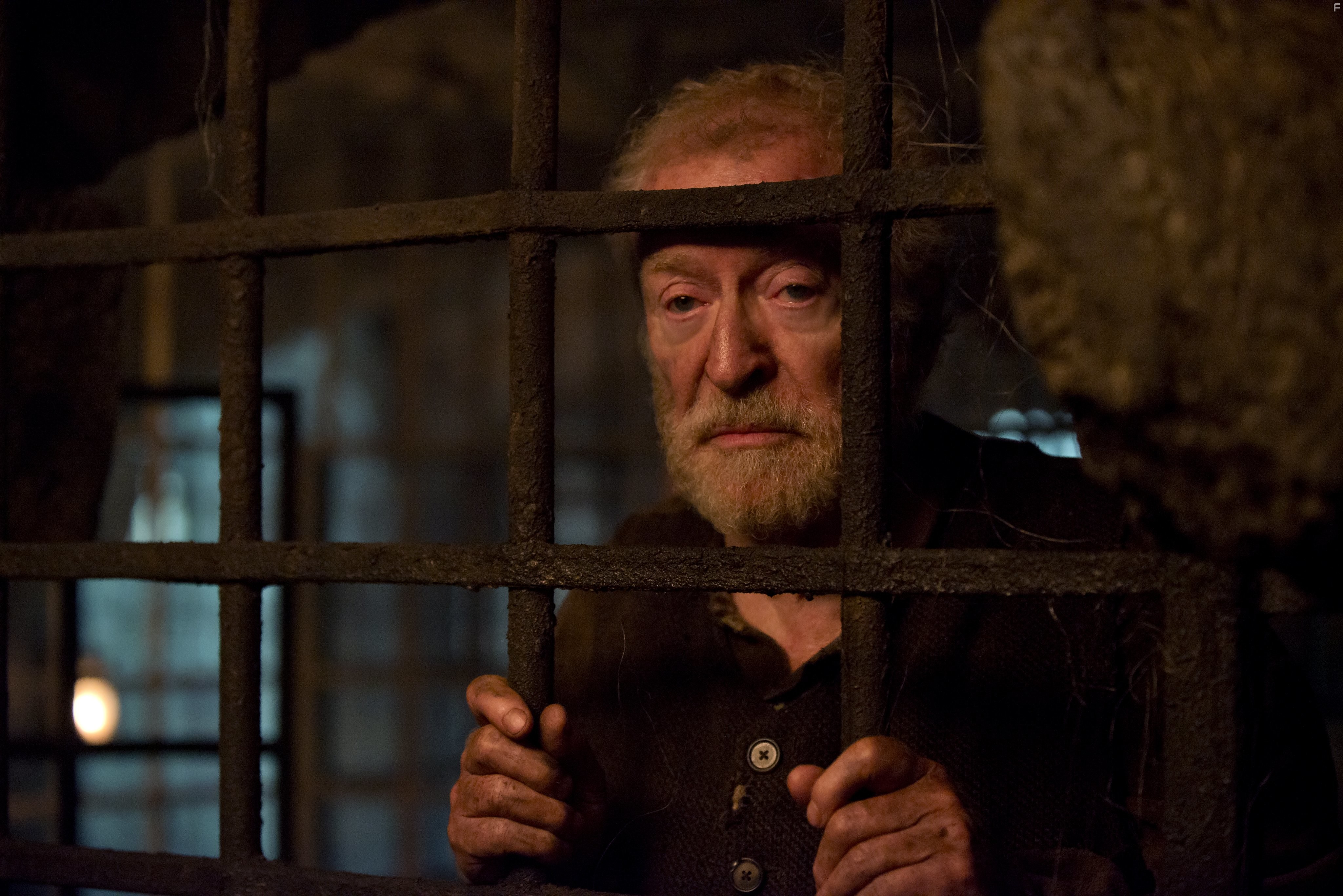 Michael Caine in Обитель проклятых (2014)