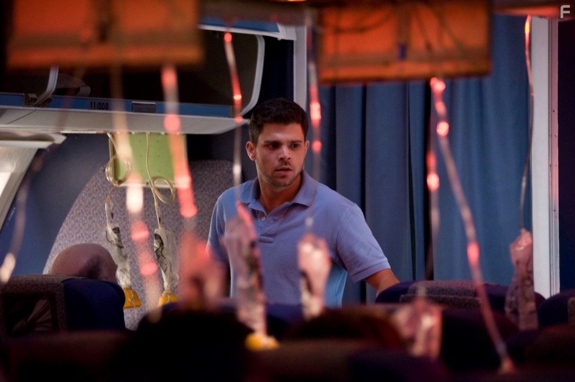 Jerry Ferrara in 7500 (2014)