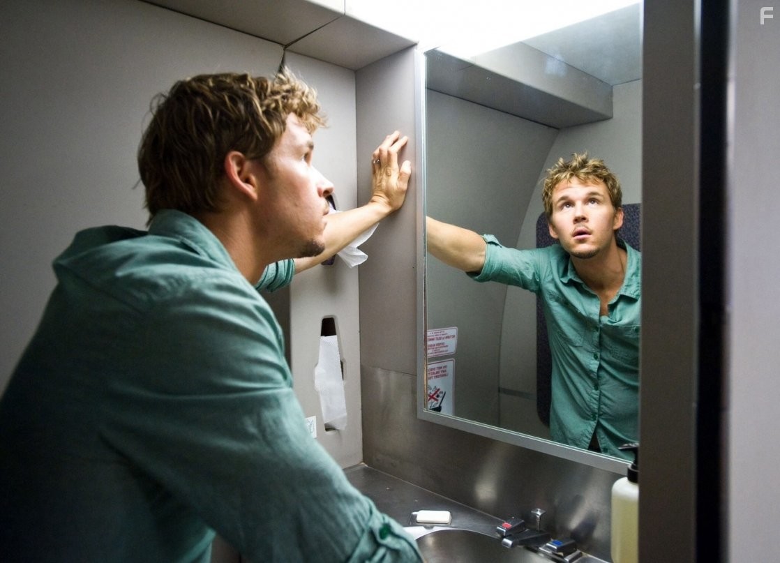 Ryan Kwanten in 7500 (2014)