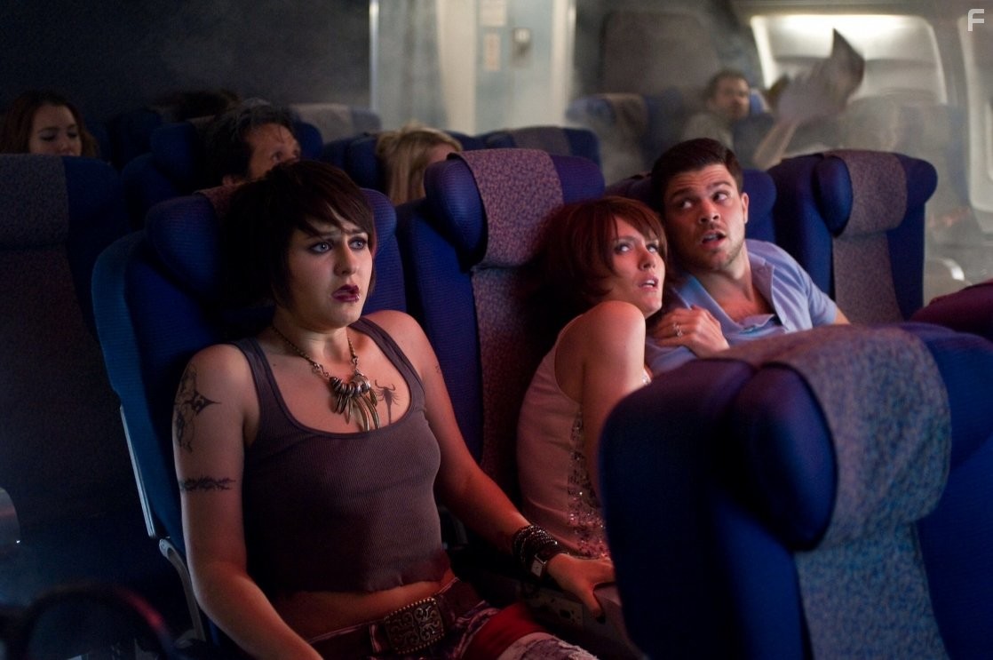 Scout Taylor-Compton, Jerry Ferrara, and Nicky Whelan in 7500 (2014)