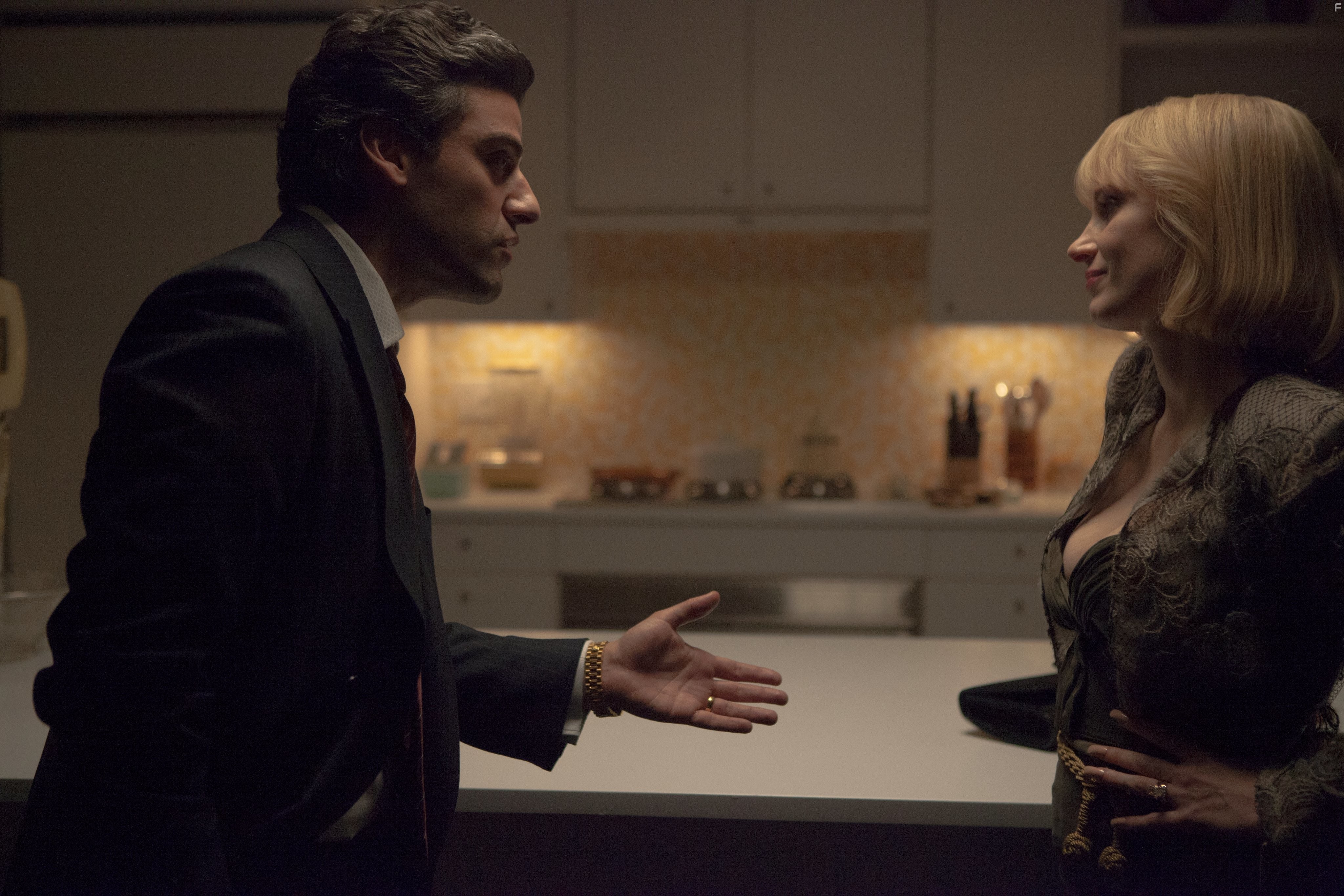 Oscar Isaac and Jessica Chastain in Самый жестокий год (2014)