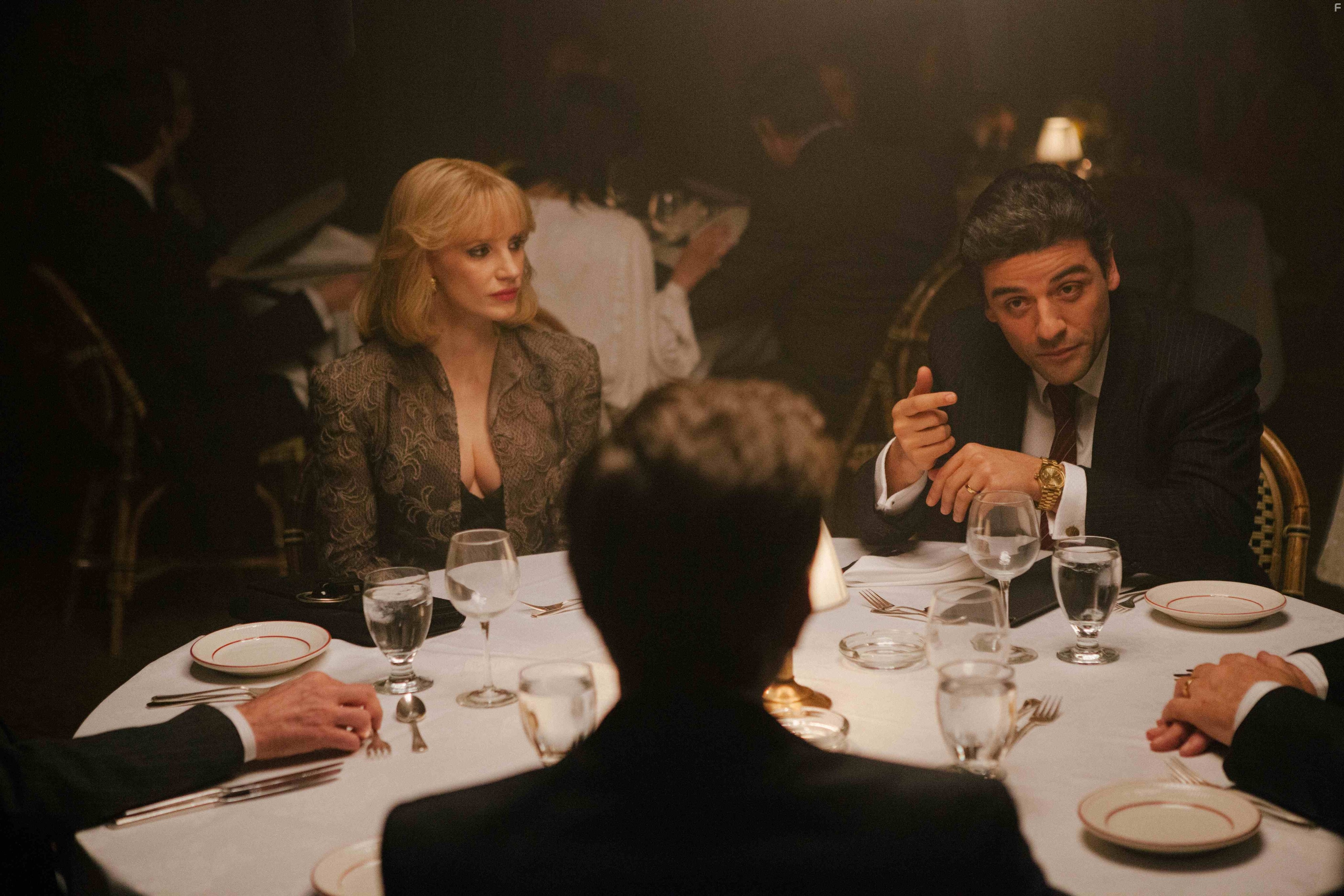 Oscar Isaac and Jessica Chastain in Самый жестокий год (2014)