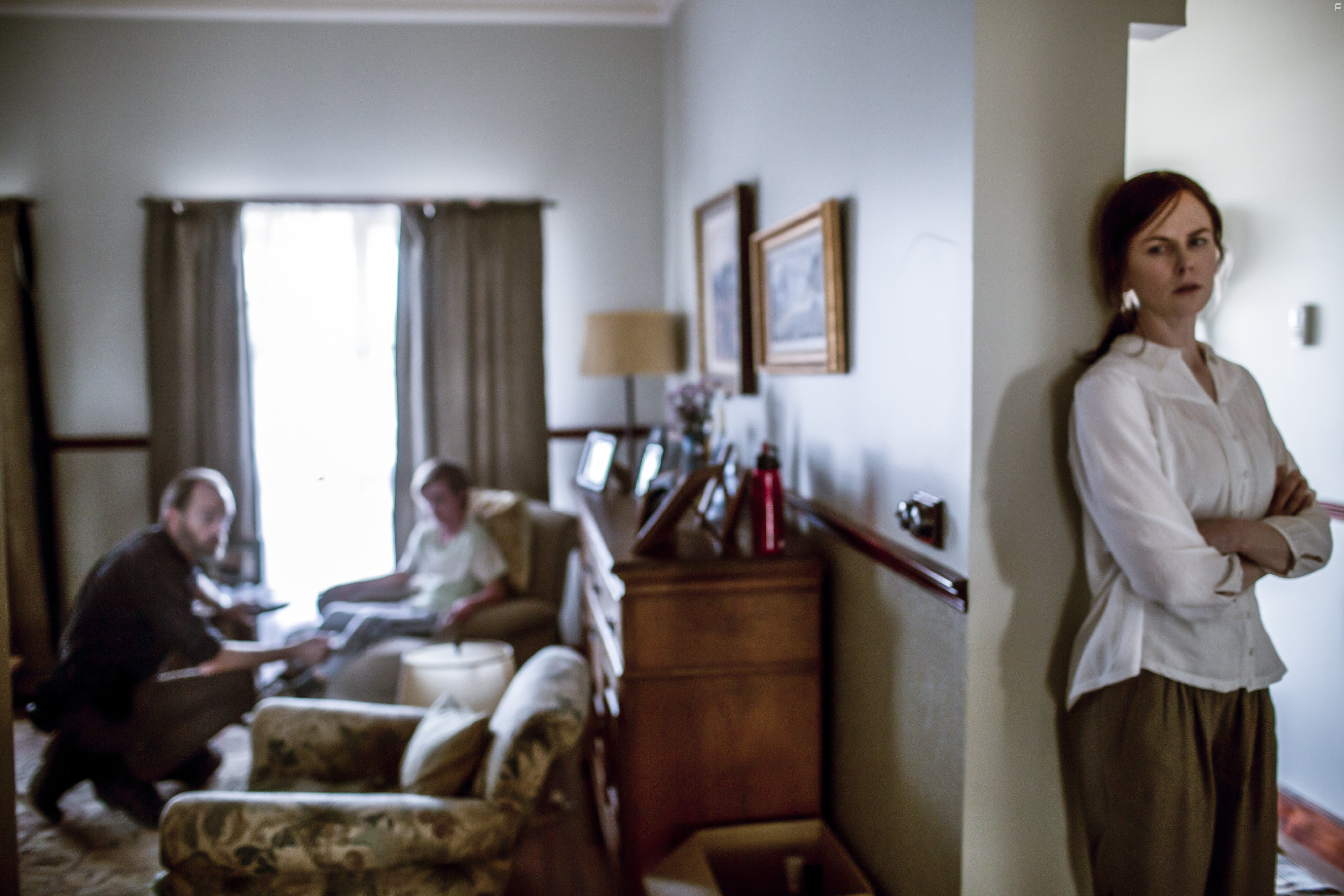 Nicole Kidman and Hugo Weaving in Чужая страна (2015)