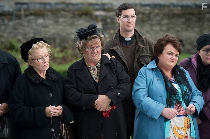 Brendan O'Carroll, June Rodgers, Conor Moloney, and Eilish O'Carroll in Мальчики миссис Браун (2014)