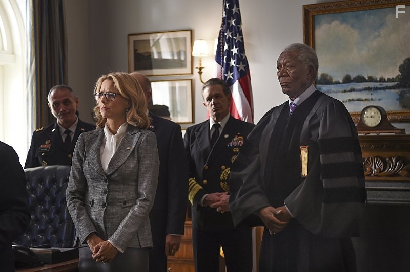 Morgan Freeman, T?a Leoni, and George Pendill in Государственный секретарь (2014)