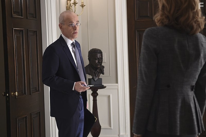 T?a Leoni and Zeljko Ivanek in Государственный секретарь (2014)