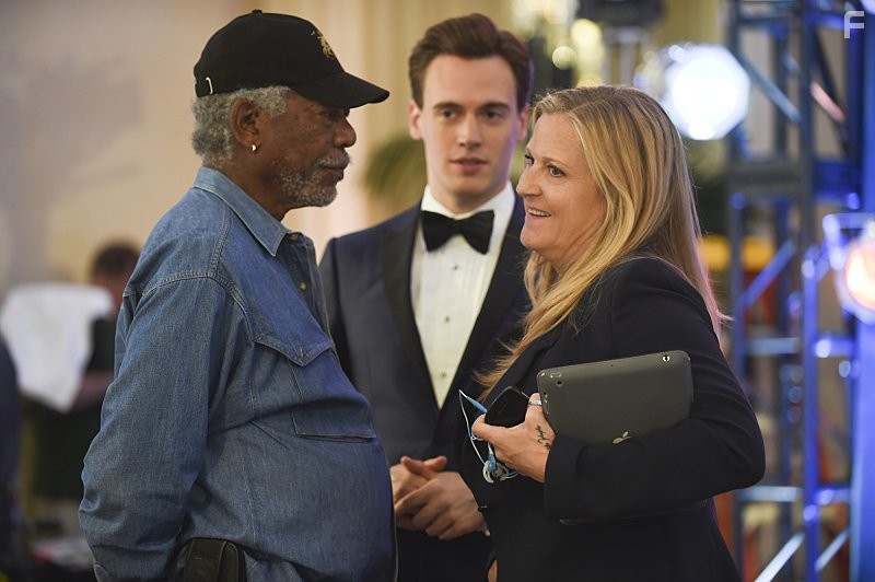 Morgan Freeman and Erich Bergen in Государственный секретарь (2014)
