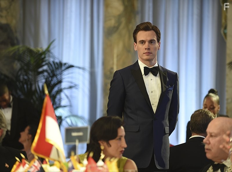 Erich Bergen in Государственный секретарь (2014)