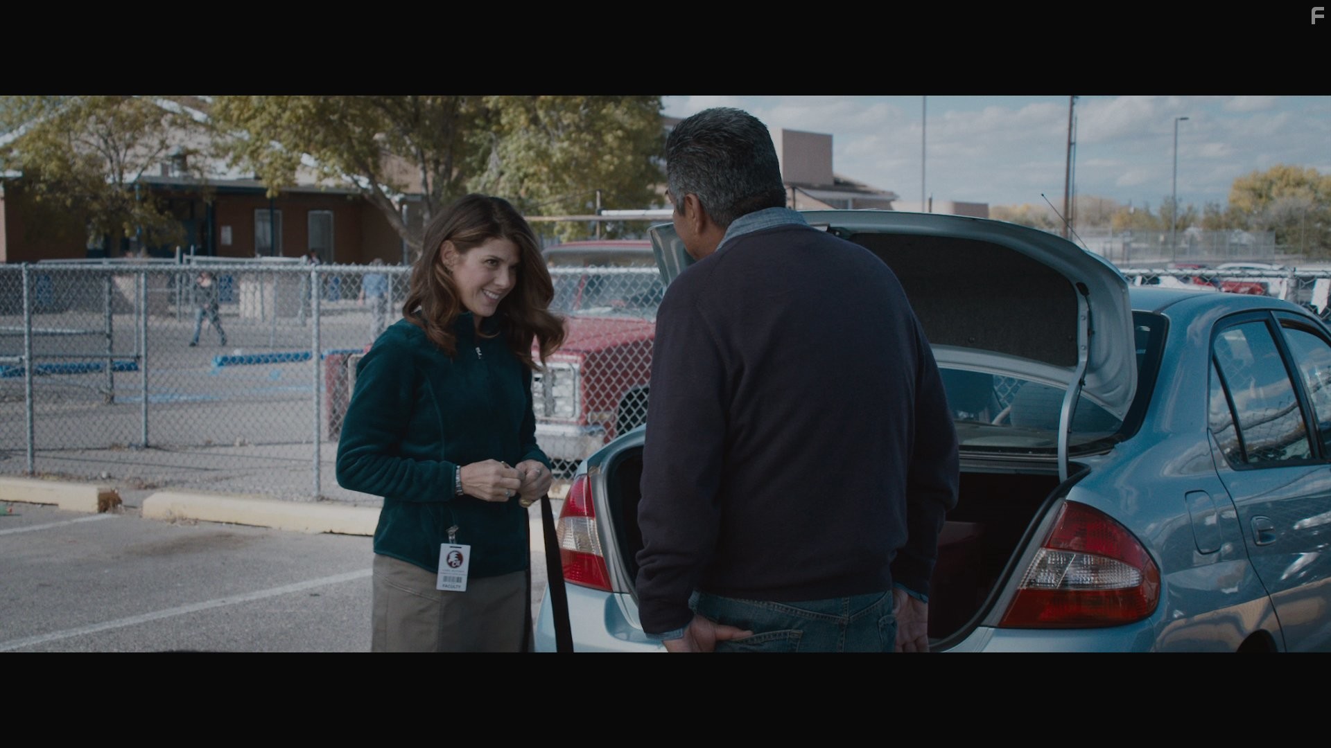 Marisa Tomei and George Lopez in Жизнь робота (2015)