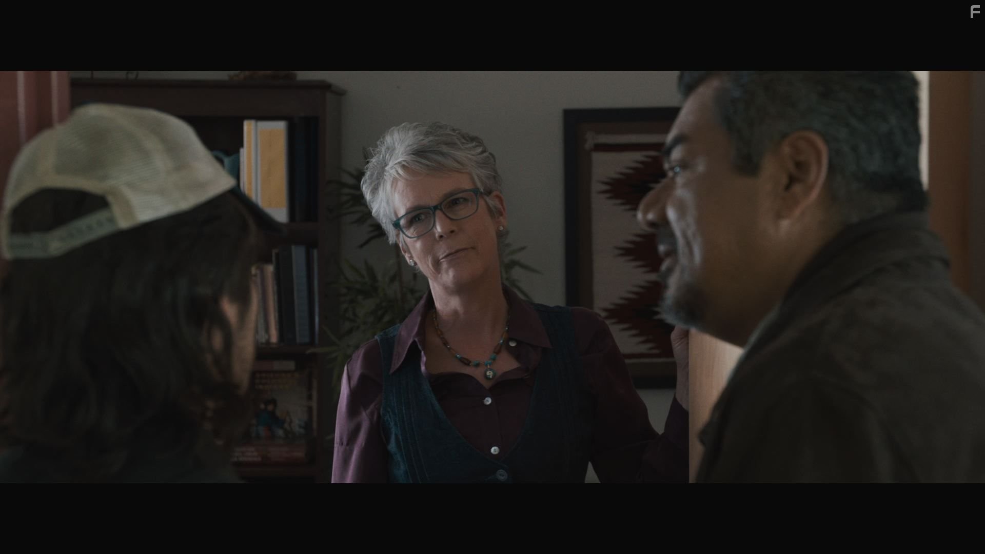 Jamie Lee Curtis and George Lopez in Жизнь робота (2015)