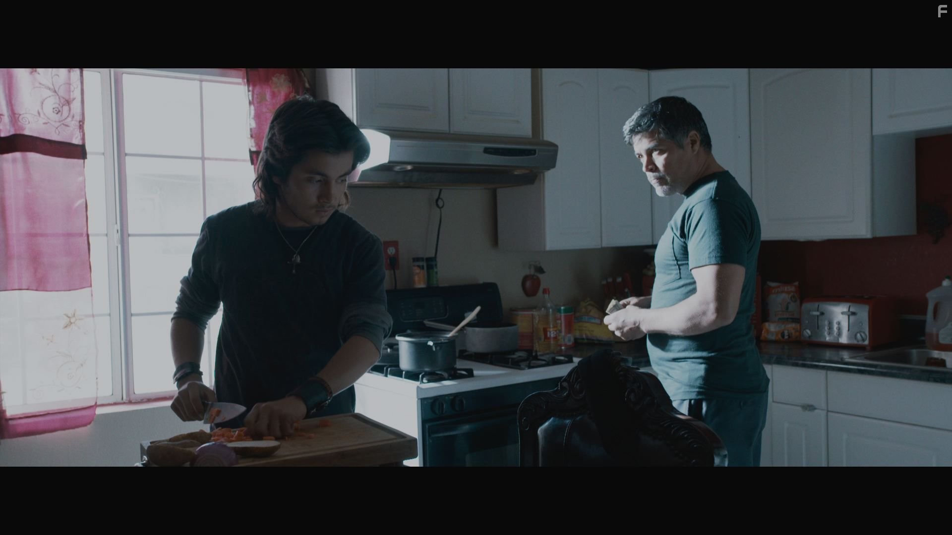 George Lopez and Jos? Juli?n in Жизнь робота (2015)