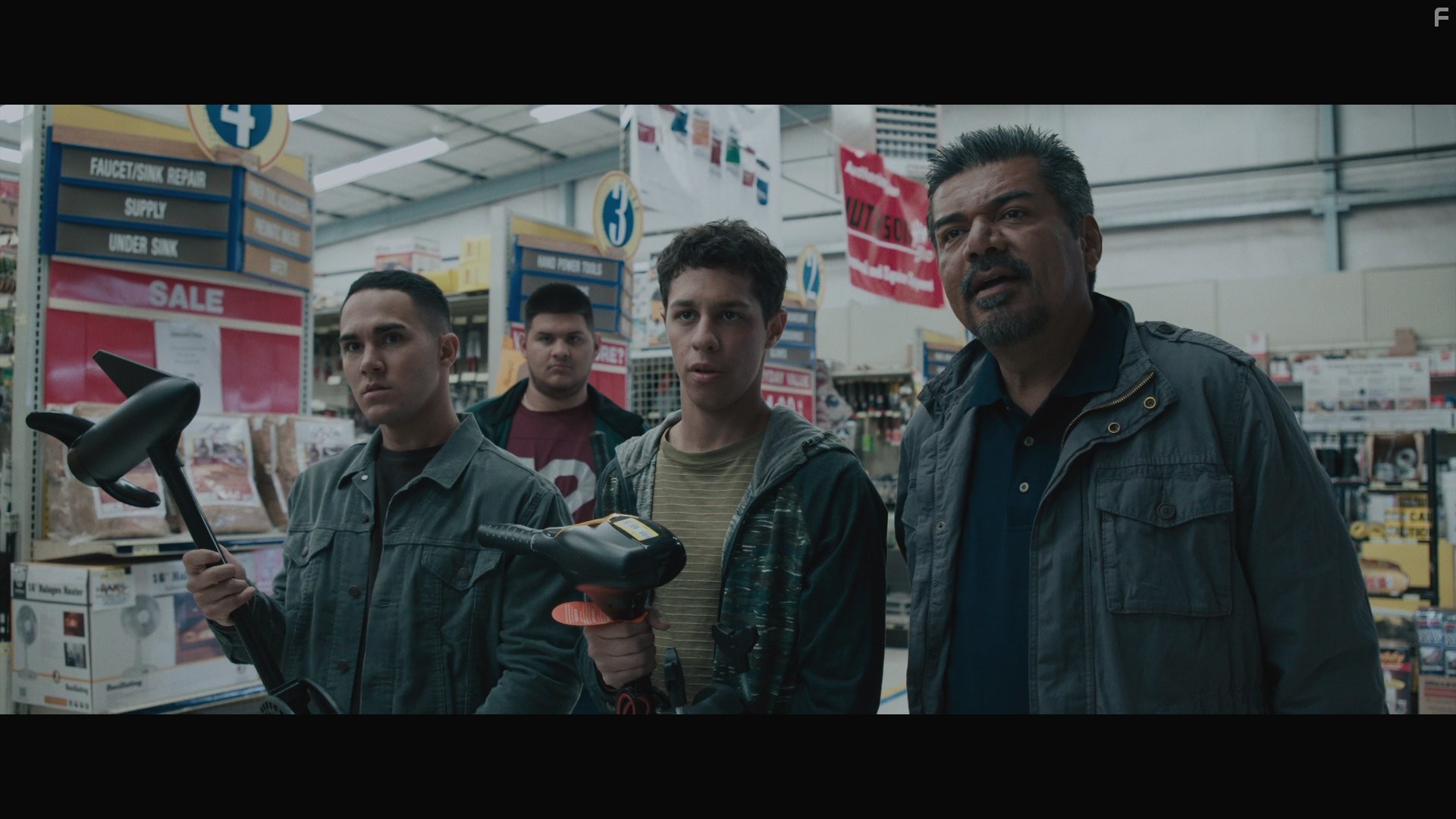 George Lopez, Carlos PenaVega, and David Del Rio in Жизнь робота (2015)