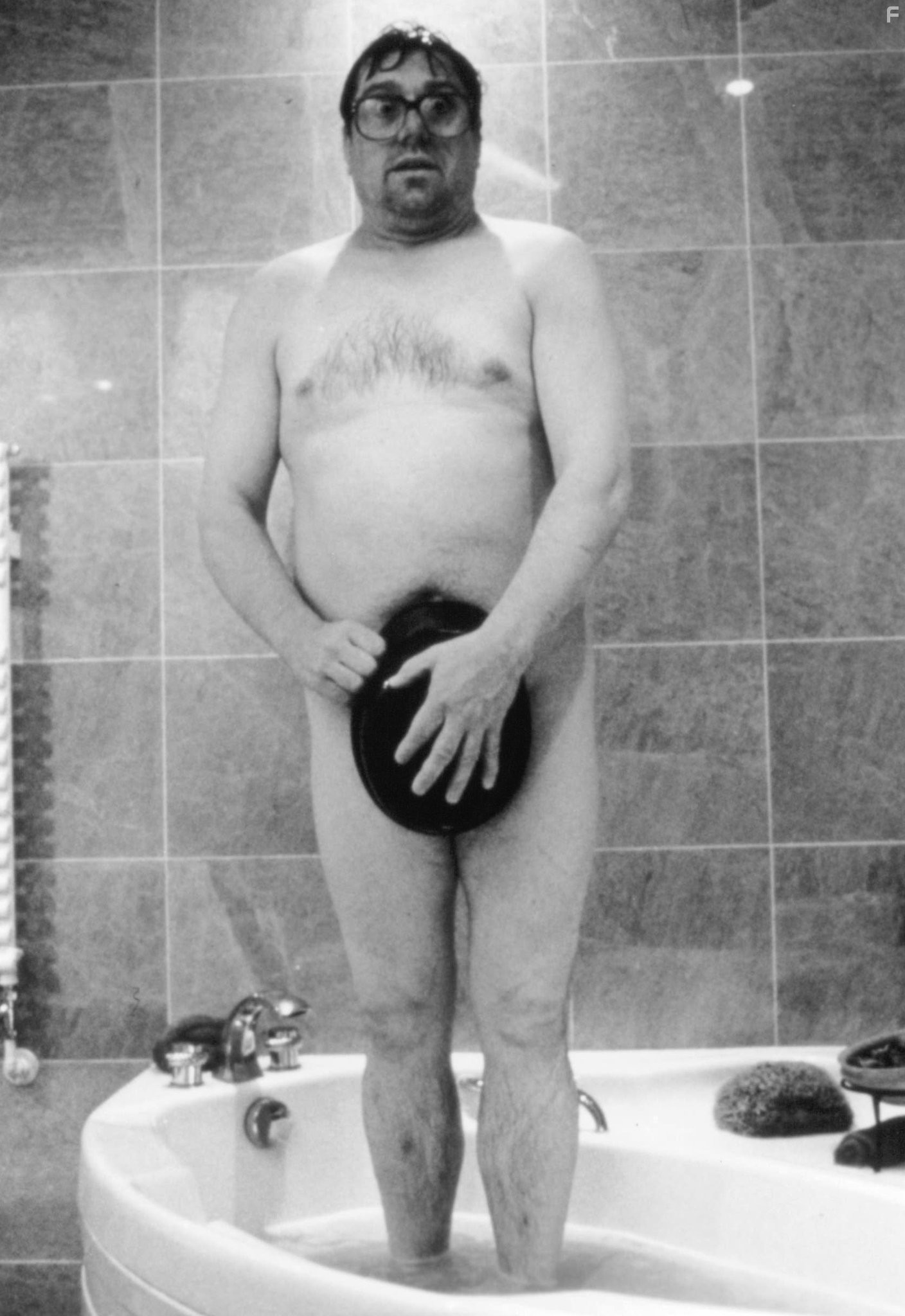 Ricky Tomlinson in Отбросы общества (1991)