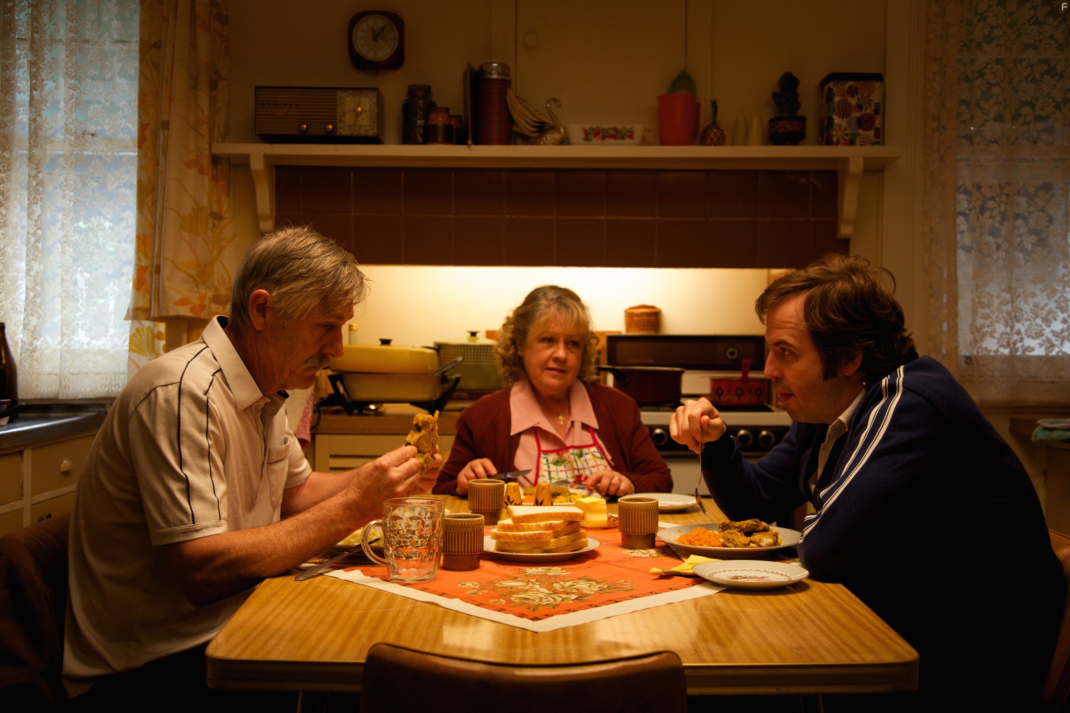 Noni Hazlehurst, Geoff Morrell, and Angus Sampson in Мул (2014)