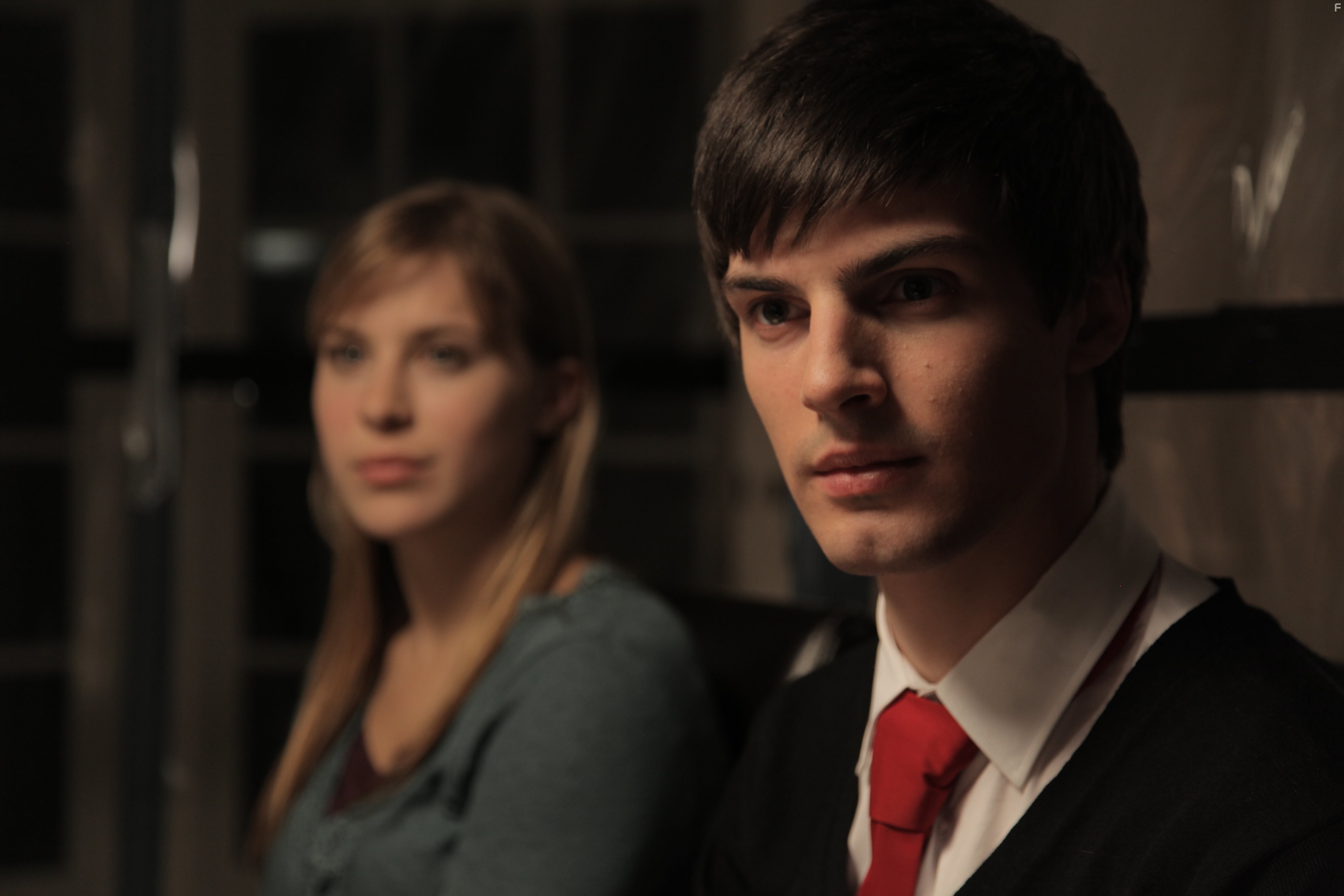 Daniel Fraser and Eleanor Wyld in Чaстоты (2013)