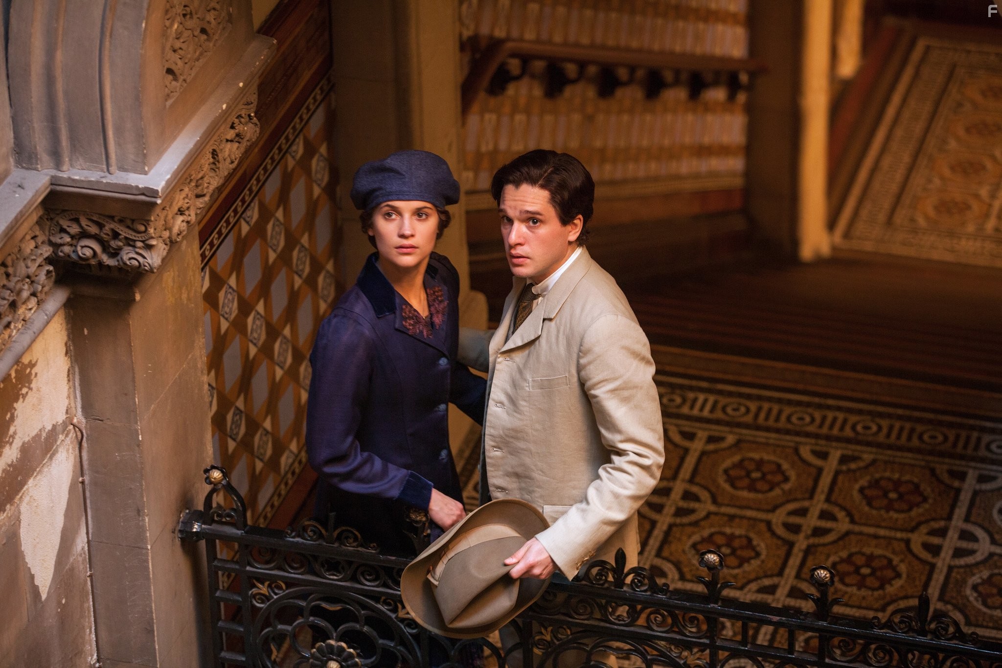 Alicia Vikander and Kit Harington in Заветы юности (2014)