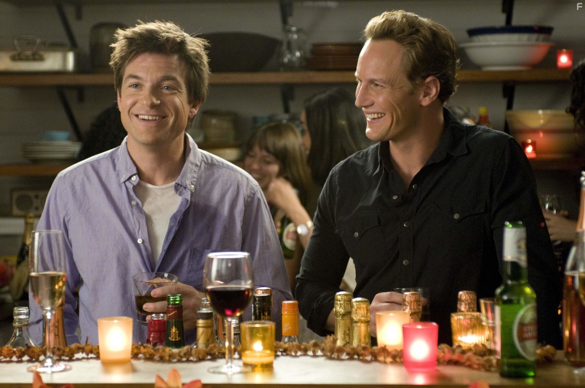 Jason Bateman and Patrick Wilson in Больше чем друг (2010)