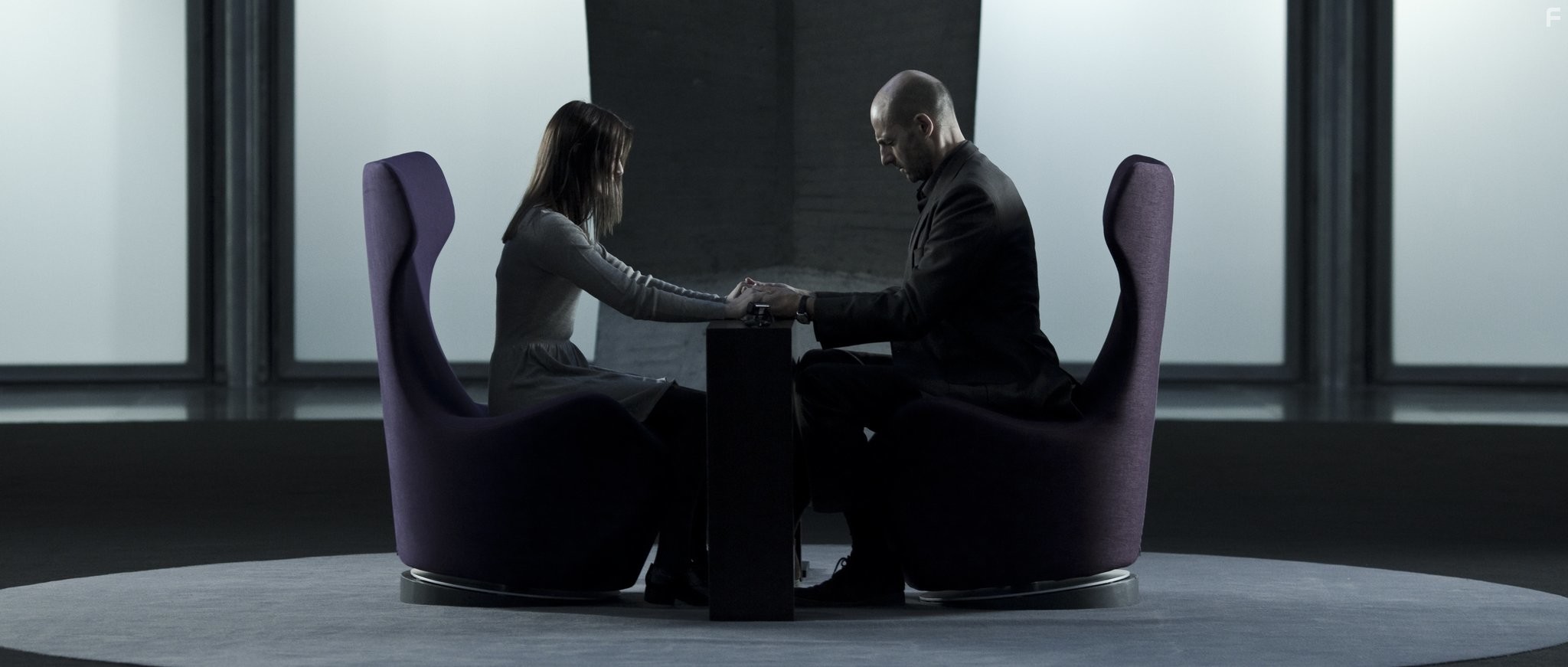 Mark Strong and Taissa Farmiga in Экстрасенс 2: Лабиринты разума (2013)