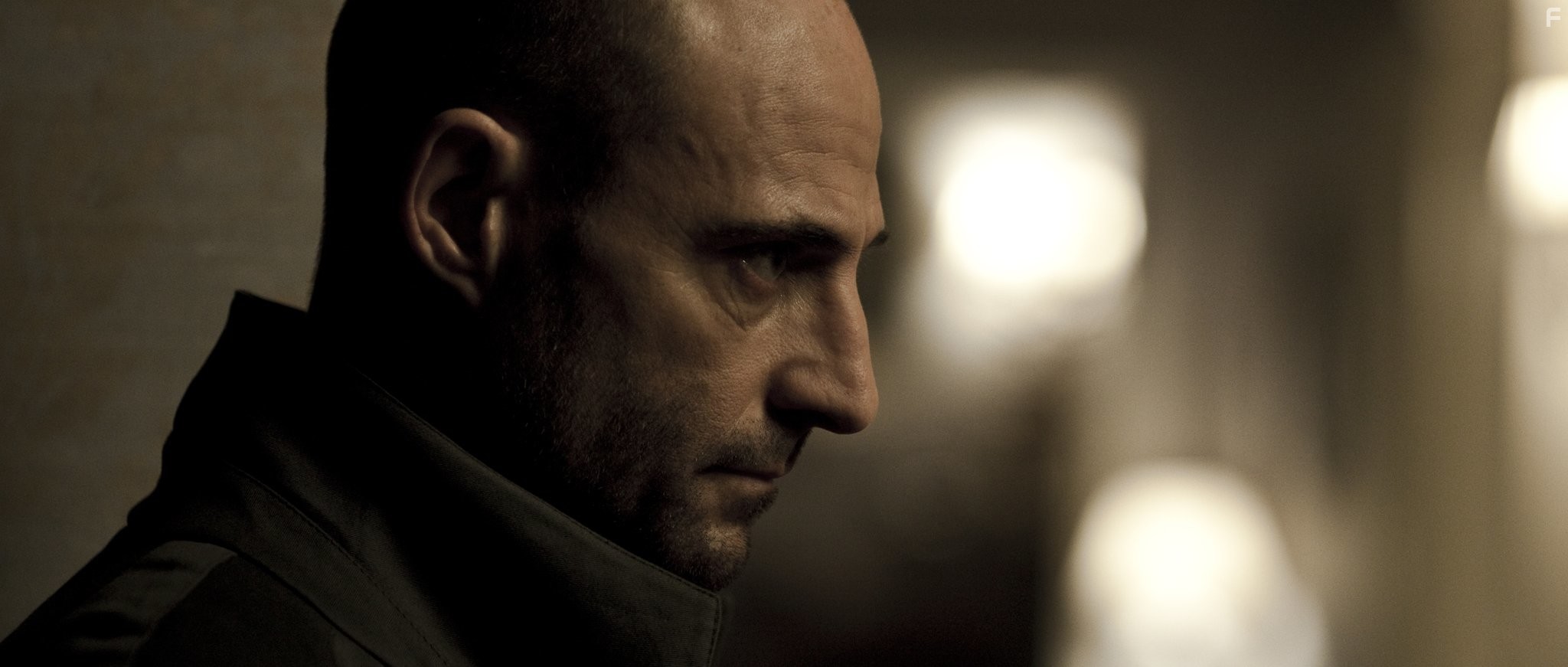 Mark Strong in Экстрасенс 2: Лабиринты разума (2013)