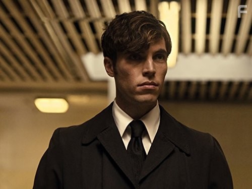 Tom Hughes in Игра (2014)