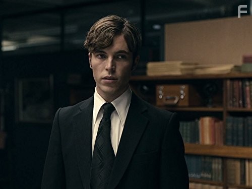 Tom Hughes in Игра (2014)