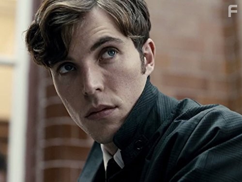 Tom Hughes in Игра (2014)