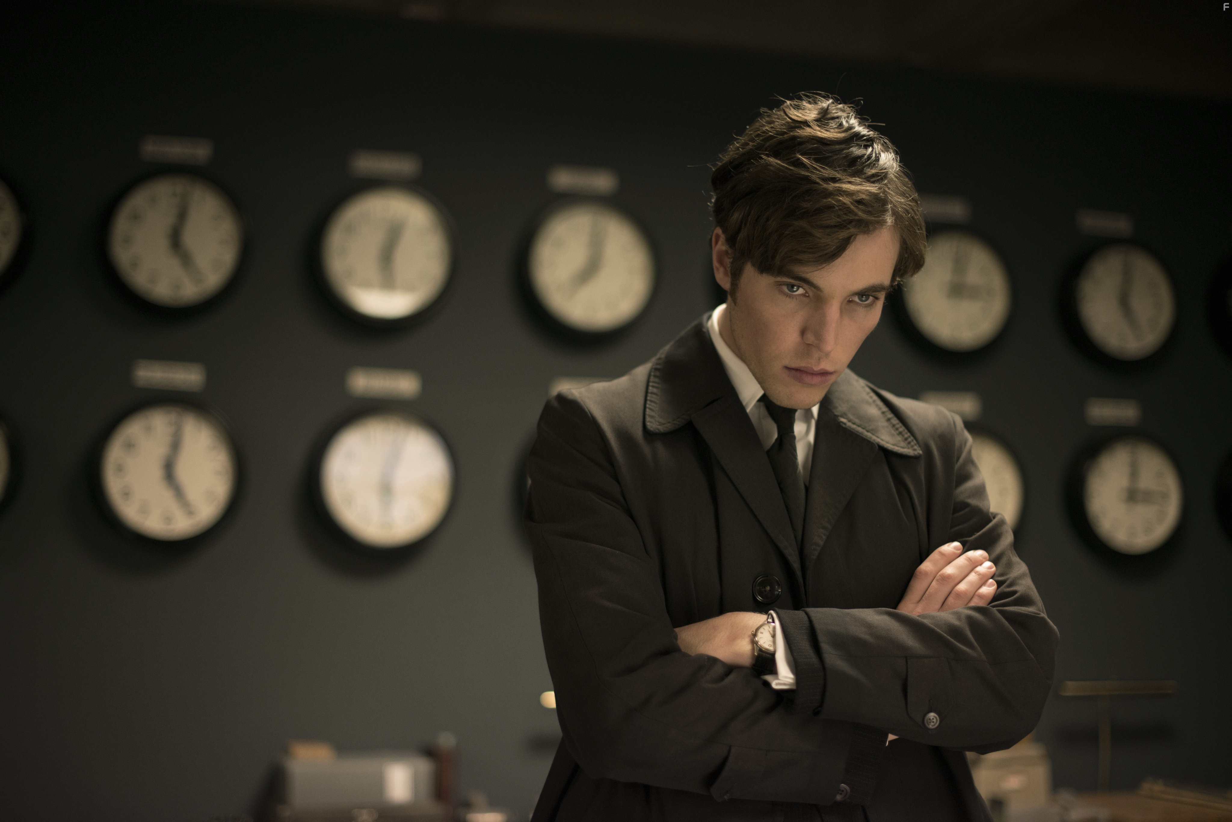 Tom Hughes in Игра (2014)