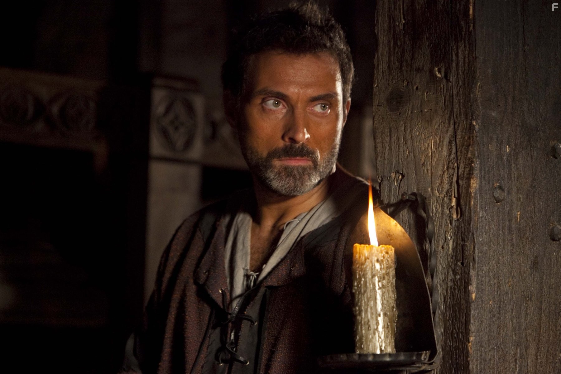 Rufus Sewell in Столпы Земли (2010)