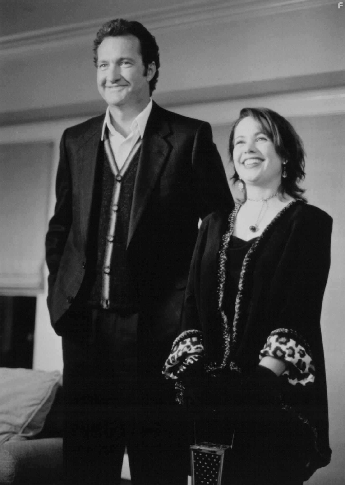 Janeane Garofalo and Randy Quaid in Прощай, любовь (1995)