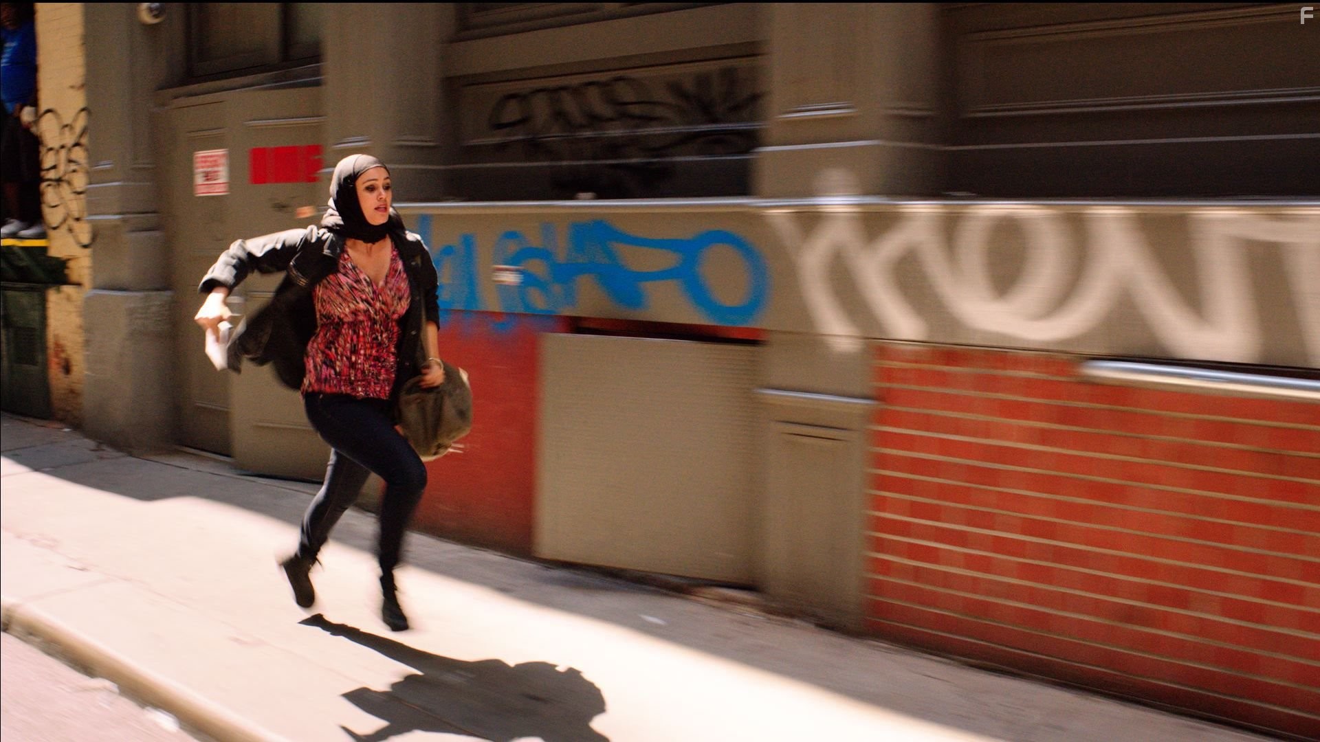 Dina Shihabi in Амира и Сэм (2014)