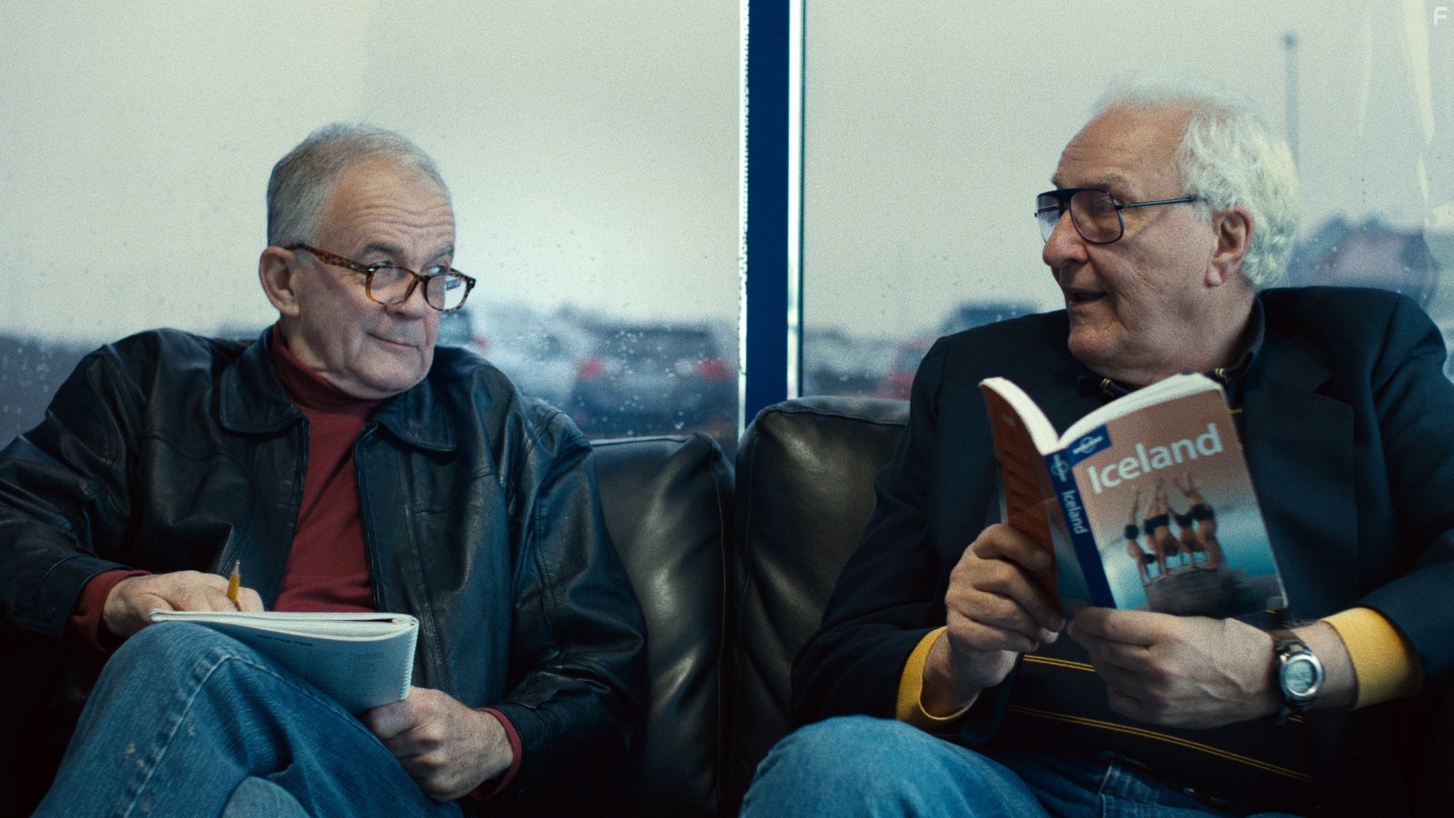 Paul Eenhoorn and Earl Lynn Nelson in Земля Хо! (2014)