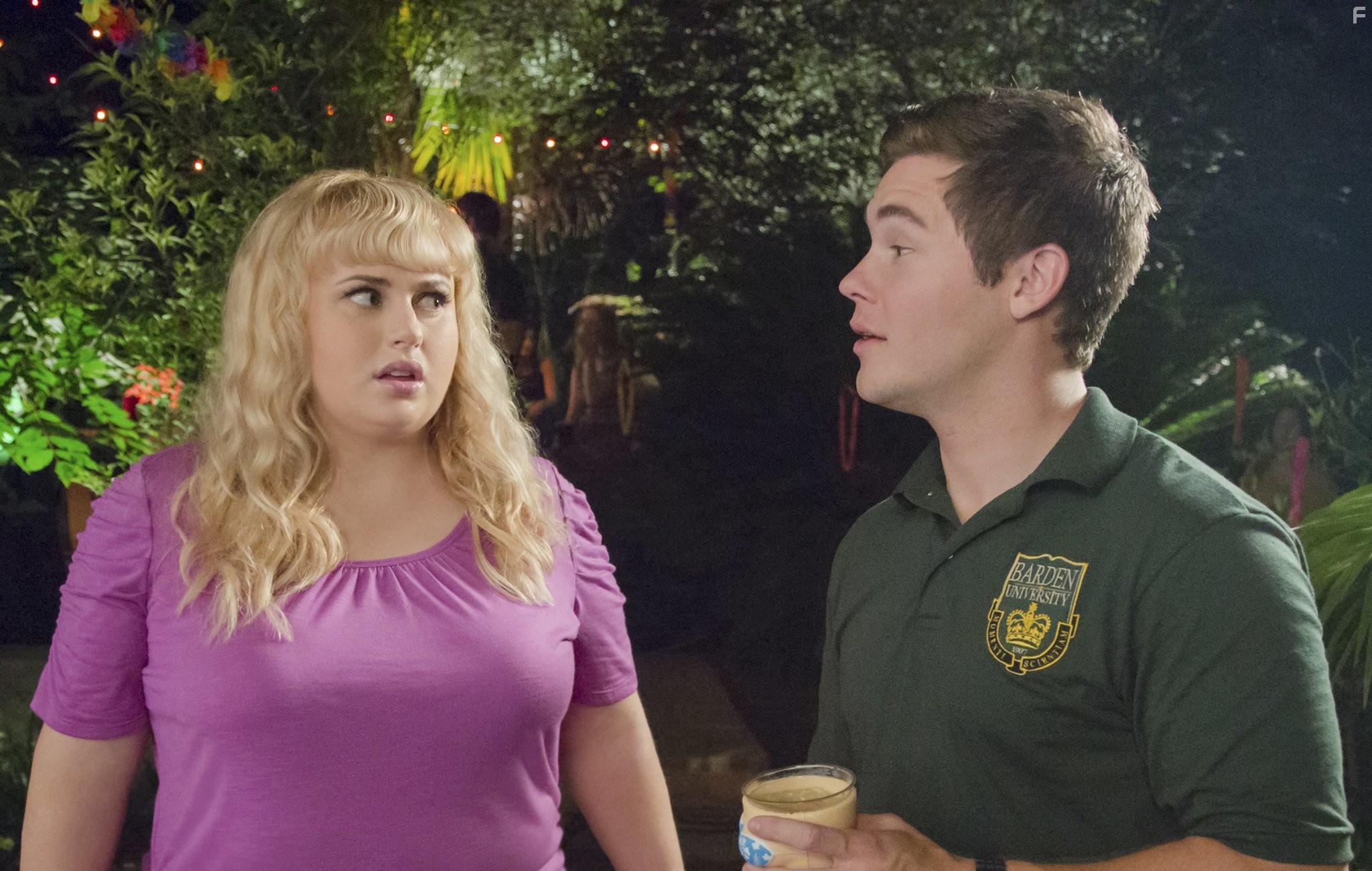 Rebel Wilson and Adam DeVine in Идеальный голос 2 (2015)