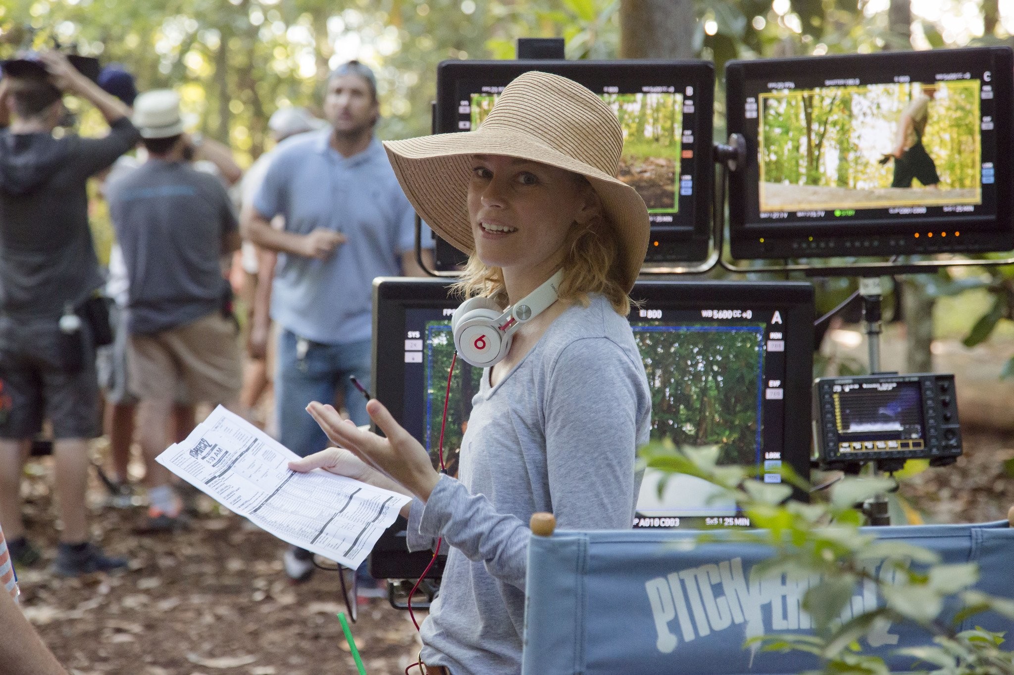 Elizabeth Banks in Идеальный голос 2 (2015)