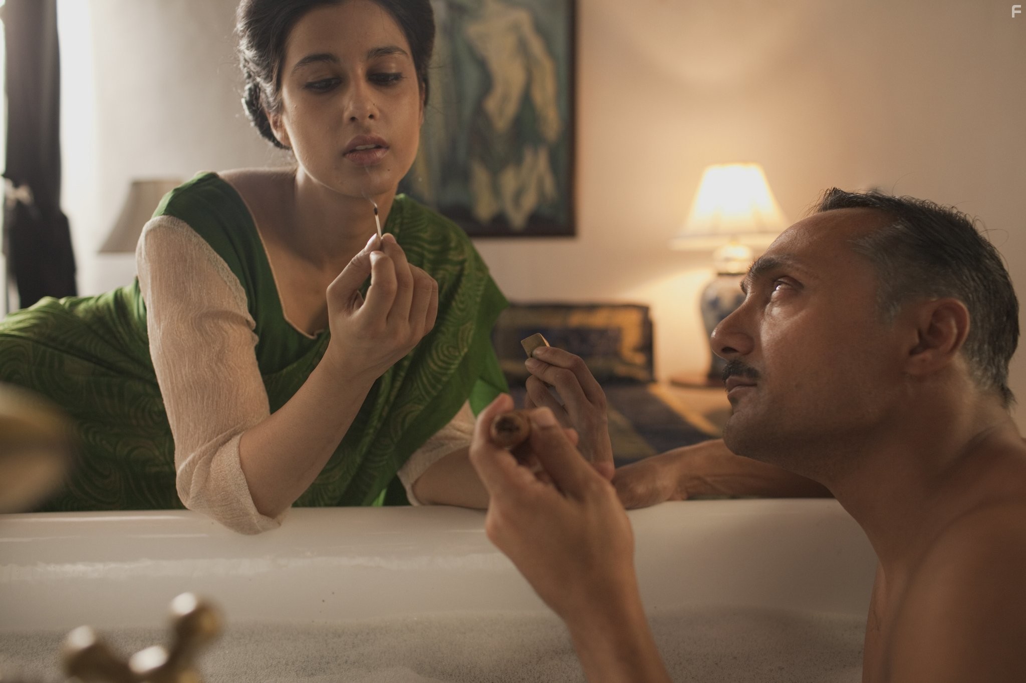 Rahul Bose and Anita Majumdar in Дети полуночи (2012)