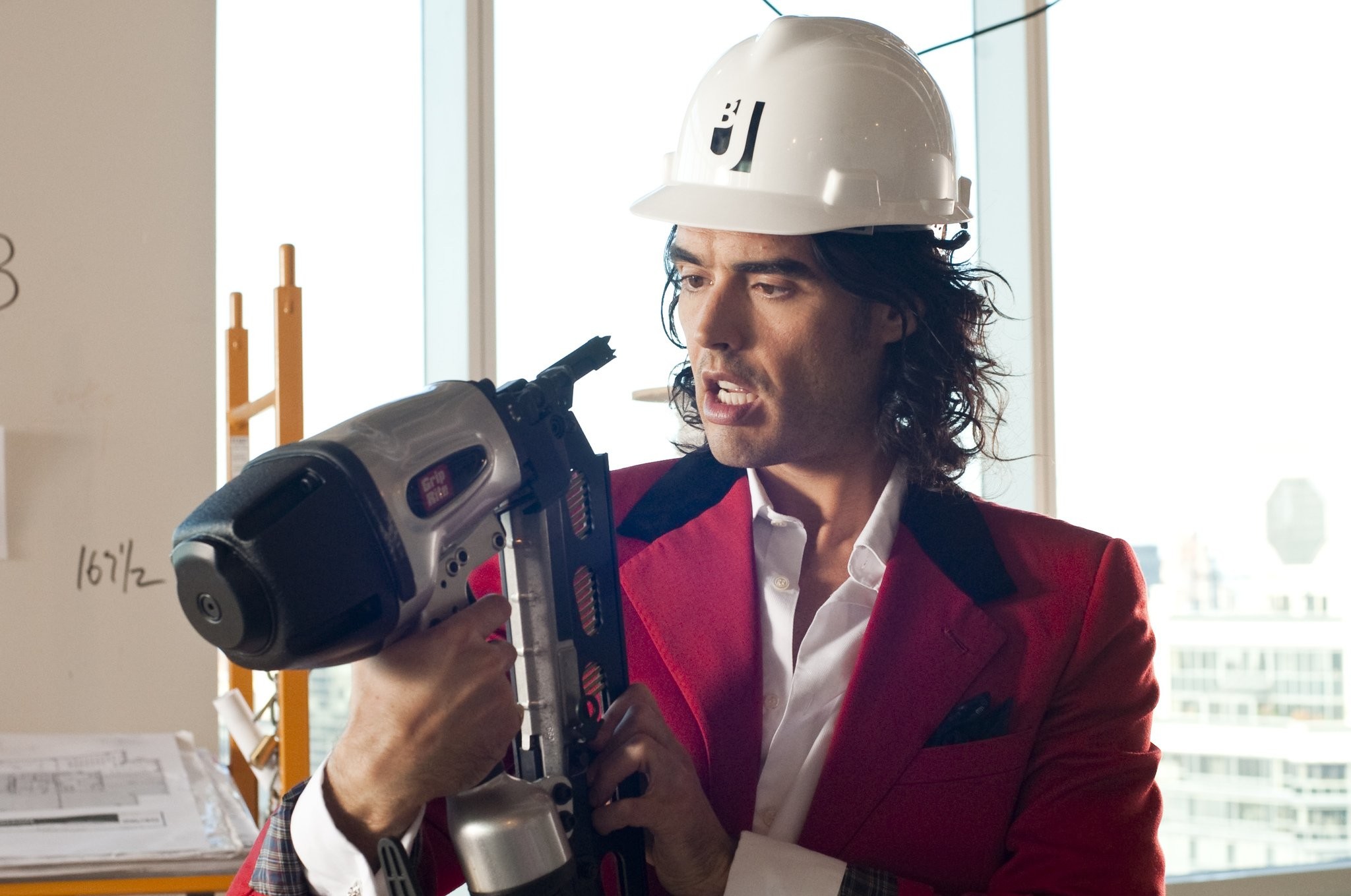 Russell Brand in Артур. Идеальный миллионер (2011)