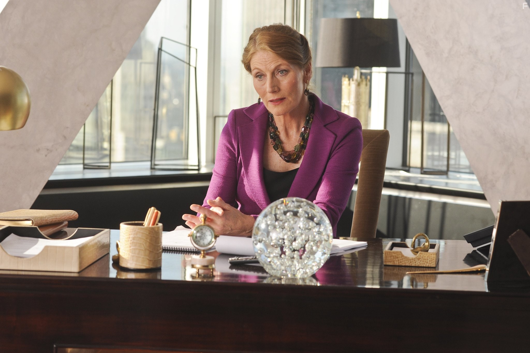 Geraldine James in Артур. Идеальный миллионер (2011)