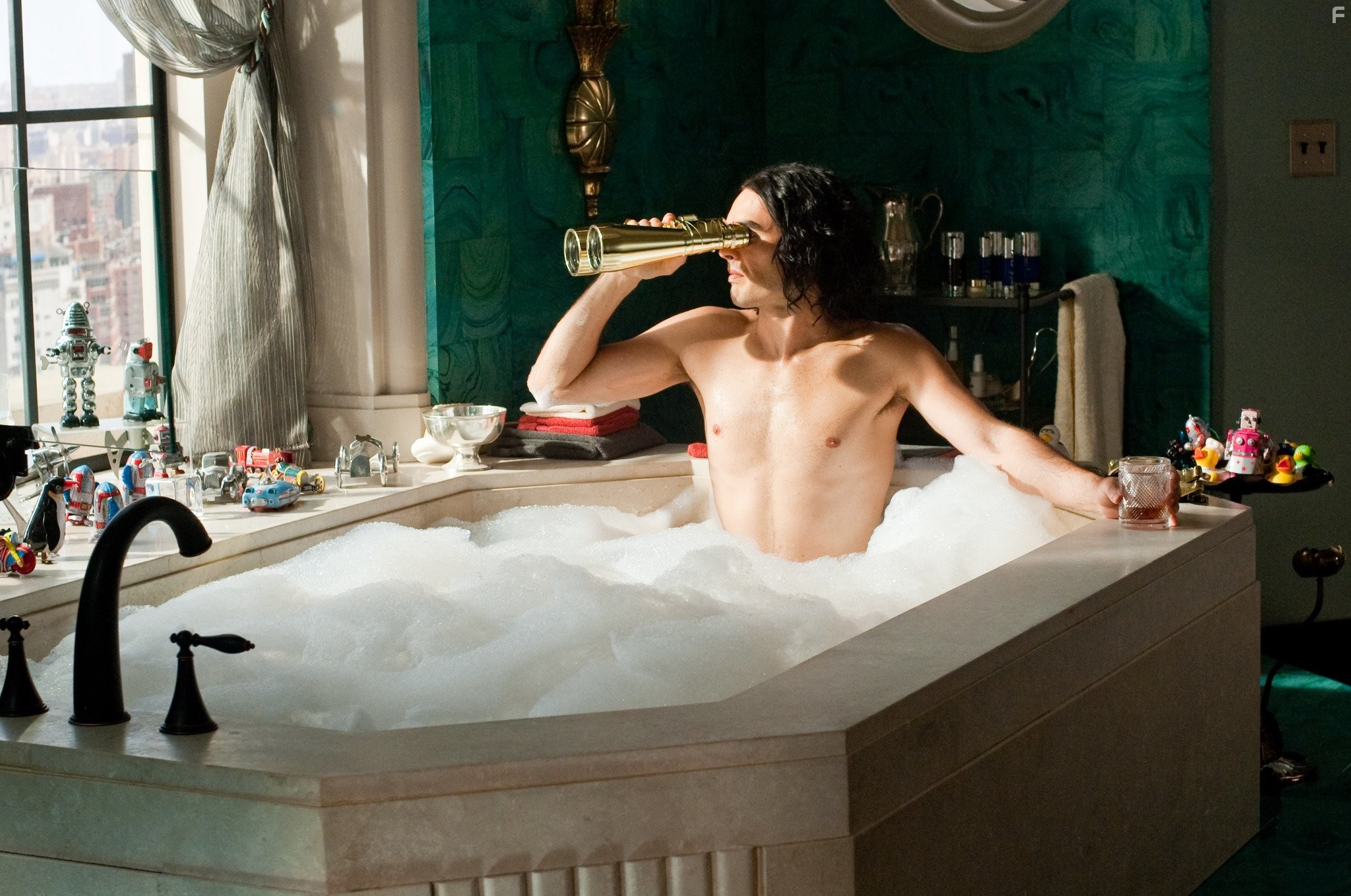 Russell Brand in Артур. Идеальный миллионер (2011)