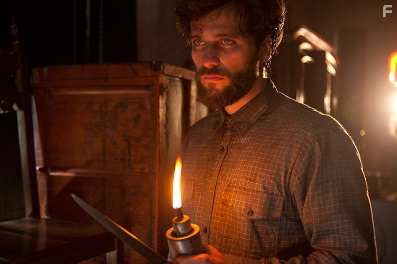 Bruno Gagliasso in Isolados (2014)