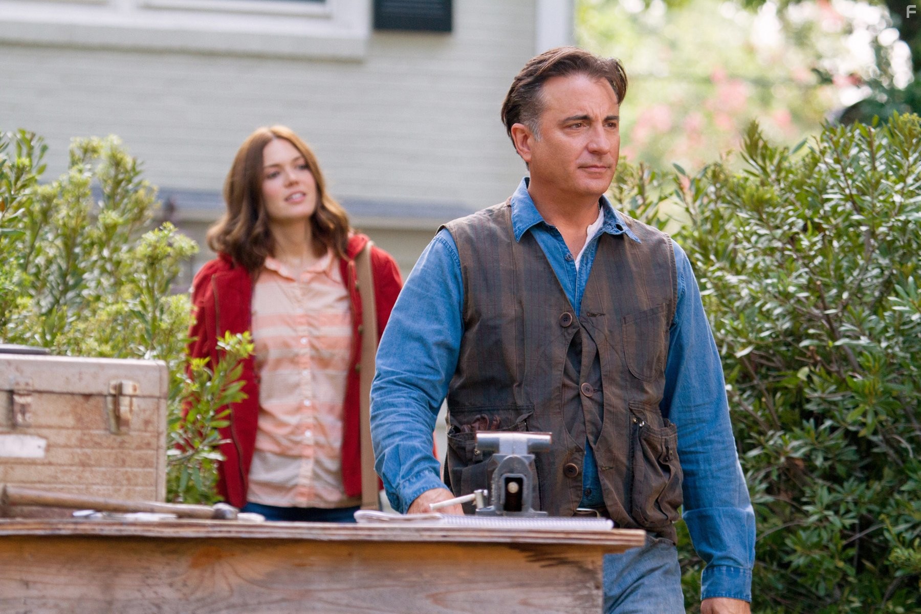 Andy Garcia and Mandy Moore in Рождество в Конуэе (2013)