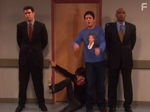 Drake Bell and Josh Peck in Дрейк и Джош (2004)