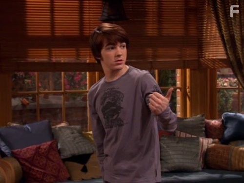 Drake Bell in Дрейк и Джош (2004)