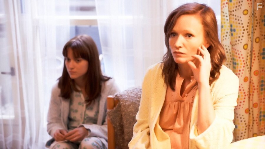 Anna Geislerov? and Judit B?rdos in Fair Play (2014)