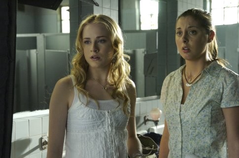 Eva Amurri Martino and Evan Rachel Wood in Мгновения жизни (2007)