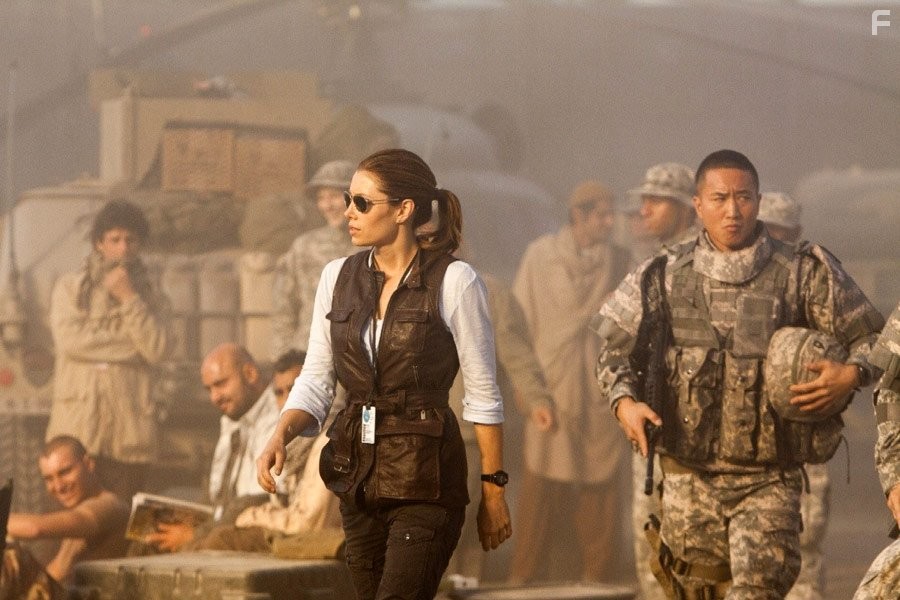 Jessica Biel and Terry Chen in Команда-А (2010)