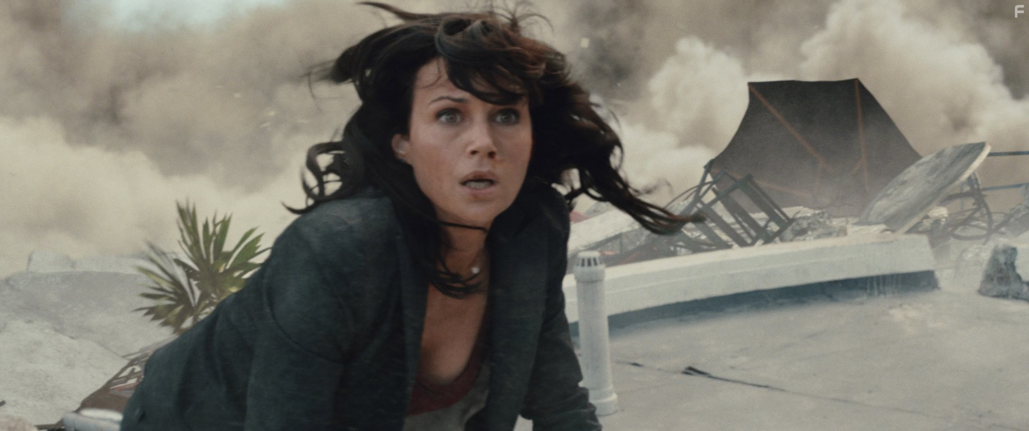 Carla Gugino in Разлом Сан-Андреас (2015)