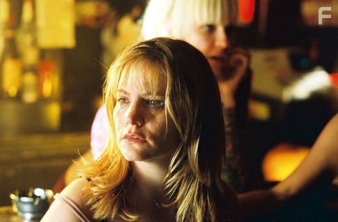 Jennifer Jason Leigh in Темная сторона страсти (2003)