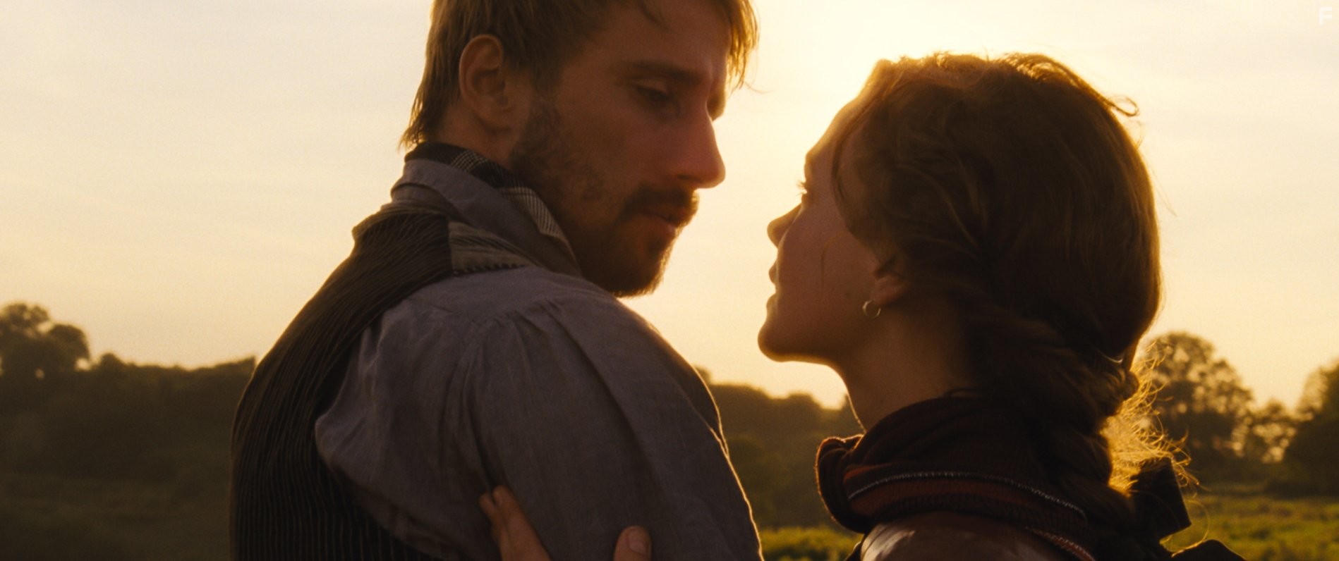 Matthias Schoenaerts and Carey Mulligan in Вдали от безумной толпы (2015)
